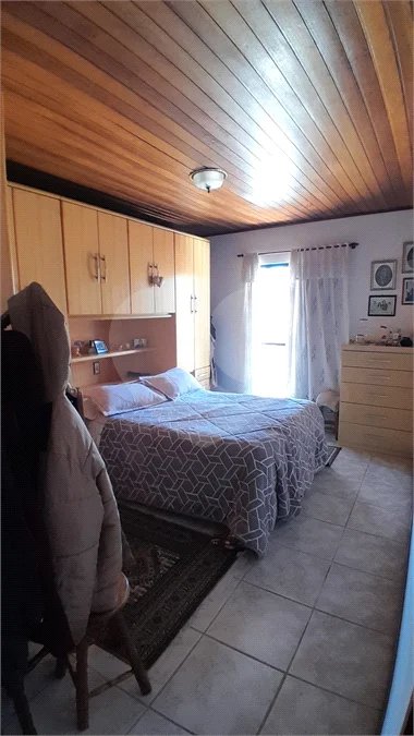Sobrado à venda com 3 quartos, sendo 1 suíte, em Vila Isabela, Campos do Jordão, SP