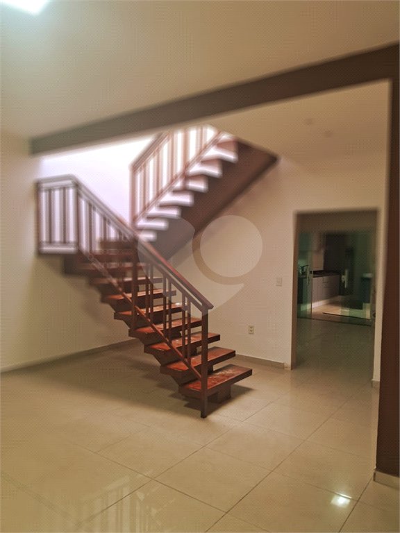 Sobrado à venda com 3 quartos, sendo 1 suíte, em Jardim Colonial, Indaiatuba, SP