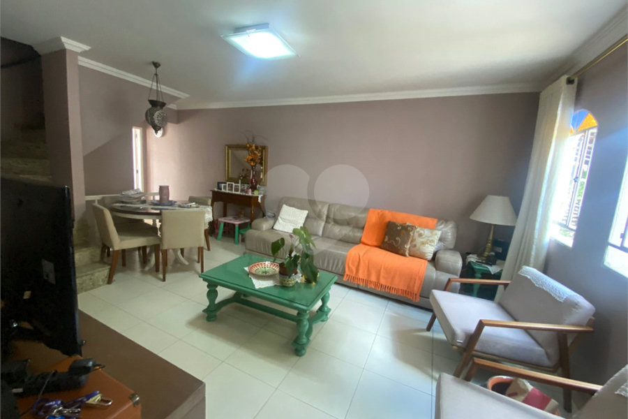 Sobrado à venda com 3 quartos, sendo 1 suíte, em Tremembé, São Paulo, SP