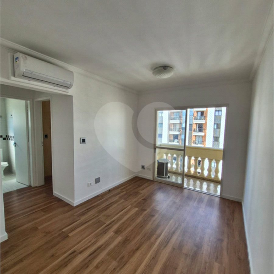 Apartamento para venda em Moema com 2 quartos, sendo 1 suíte, 1 vaga, 62 m²