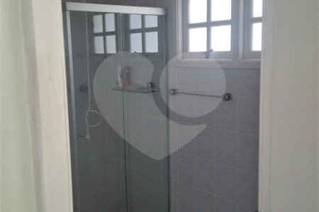Casa à venda com 4 quartos, sendo 3 suítes,  no condomínio Chácara das Rosas, São Paulo - SP