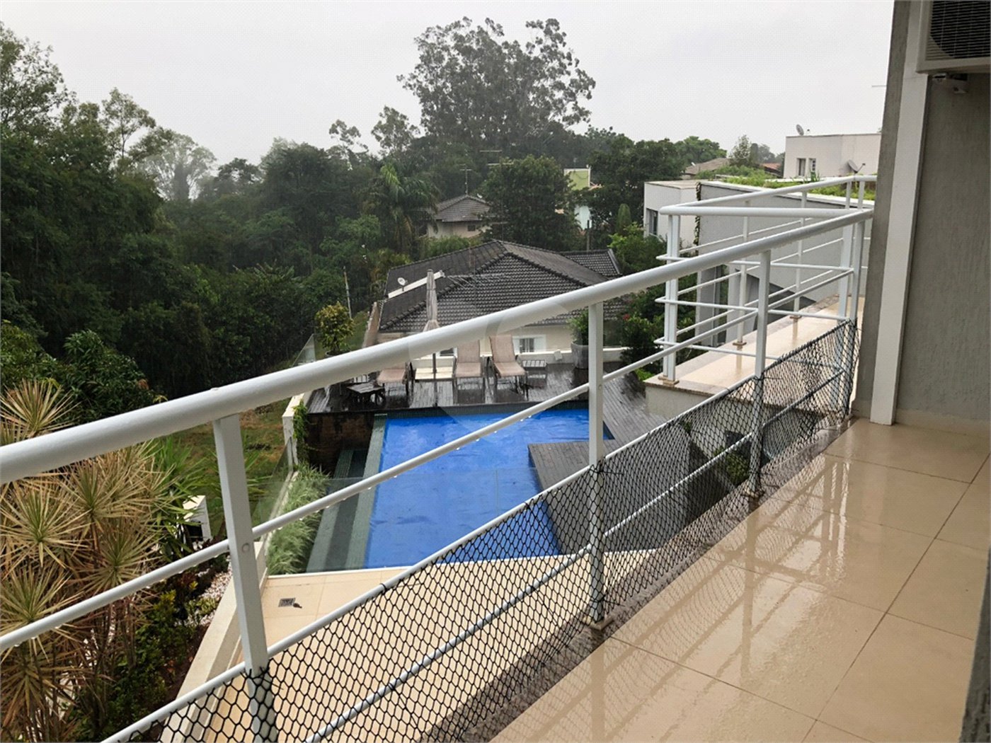 Casa à venda com 3 quartos, sendo 1 suíte, no condomínio Alpes de Vinhedo, Vinhedo - SP