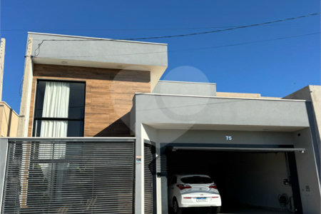 Casa à Venda no Bairro Santa Júlia – Ampla, Moderna e Bem Localizada