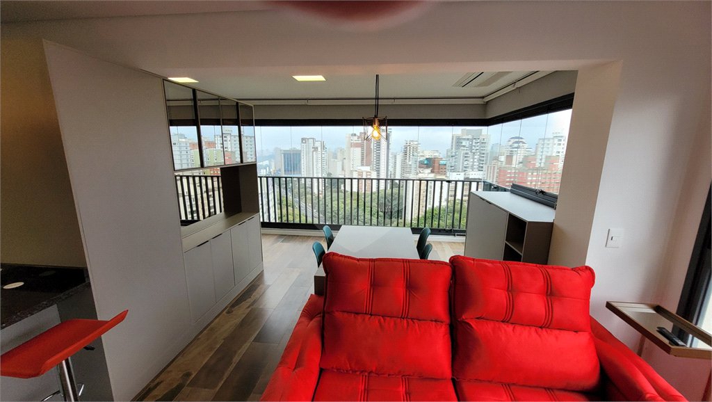 Apartamento de 2 quartos mobiliado à venda no Paraíso