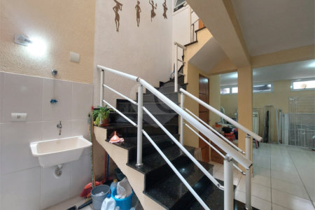 Casa à venda com 3 quartos, sendo 2 suítes,  em Jardim Lallo, São Paulo, SP