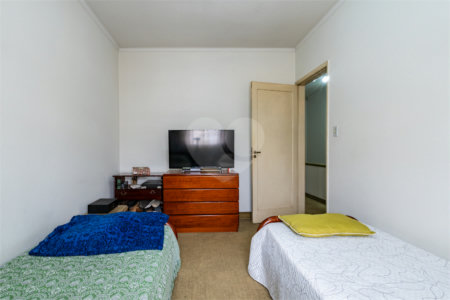 Sobrado à venda com 3 quartos, sendo 1 suíte, em Moema, São Paulo, SP