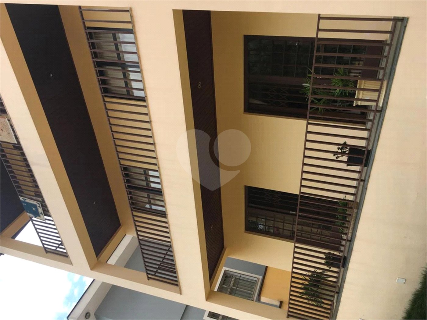 Casa à venda com 4 quartos, sendo 2 suítes,  em Vila Suzana, São Paulo, SP