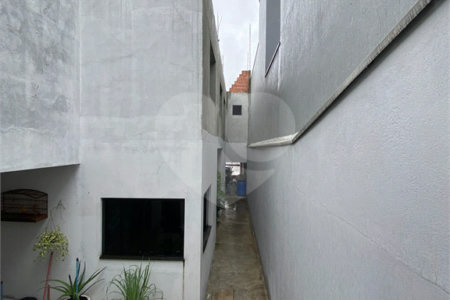 Sobrado à venda com 3 quartos, sendo 1 suíte, em Jardim Quaresmeira II, Suzano, SP