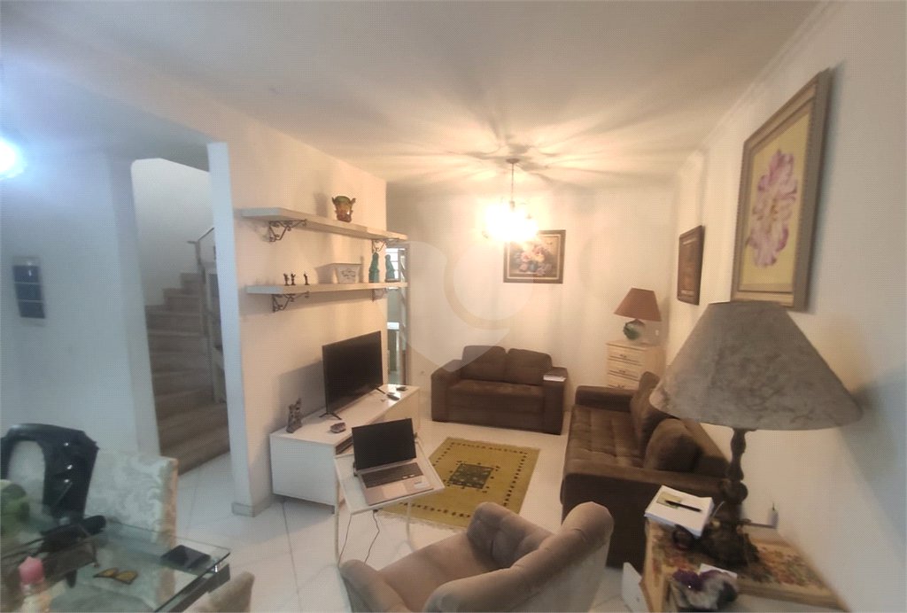 Sobrado à venda com 3 quartos, sendo 1 suíte, em Tremembé, São Paulo, SP
