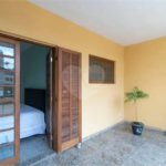 Casa com 3 dormitórios sendo 3 suítes com 03 vagas de garagem.