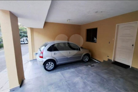 Casa à venda com 3 quartos, sendo 1 suíte,  no condomínio Villas de São Francisco I, São Paulo - SP