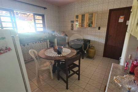 Chácara à venda com 3 quartos, sendo 1 suíte, em Vila Reis, Itapetininga, SP