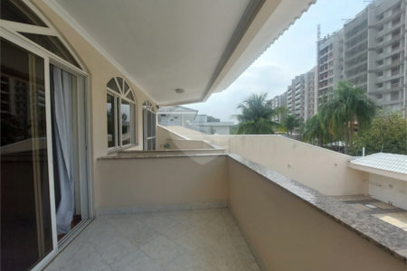 Casa à venda com 3 suítes no condomínio Rio Mar..., Rio de Janeiro - RJ