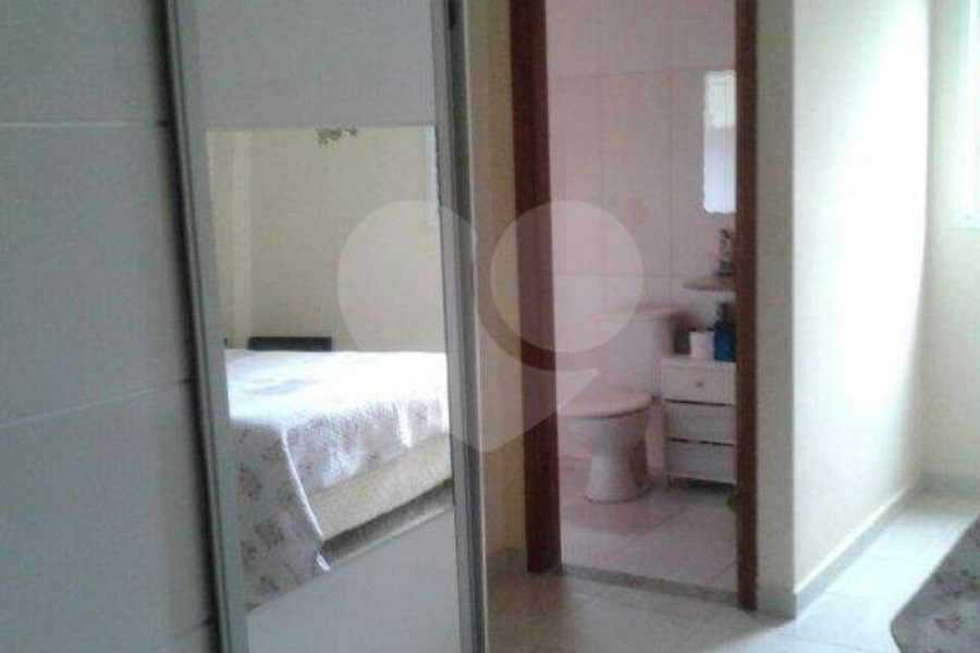 Sobrado à venda com 5 quartos, sendo 4 suítes, em Horto, São Paulo, SP