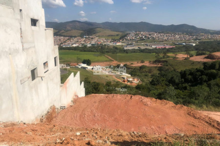 Terreno à venda no condomínio Alto da Floresta, Bom Jesus dos Perdões - SP