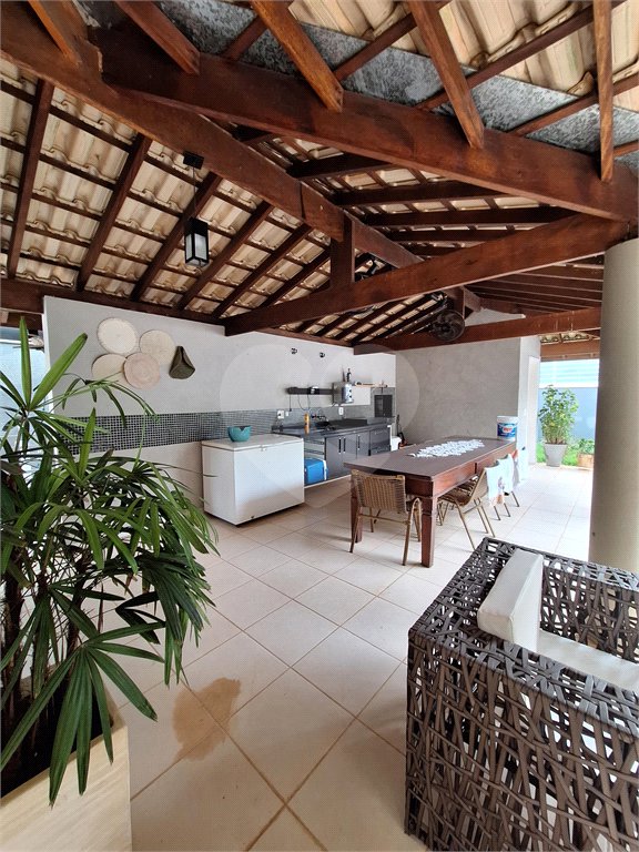 Casa à venda com 3 suítes no condomínio Villaggio Capriccio, Louveira - SP