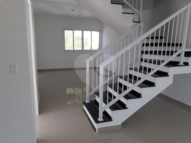 Sobrado à venda com 3 quartos, sendo 1 suíte, em Villa Verde, Franco da Rocha, SP