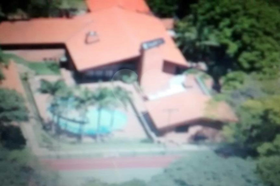 Sobrado à venda com 7 quartos, sendo 5 suítes, em Chácara das Paineiras, Carapicuíba, SP