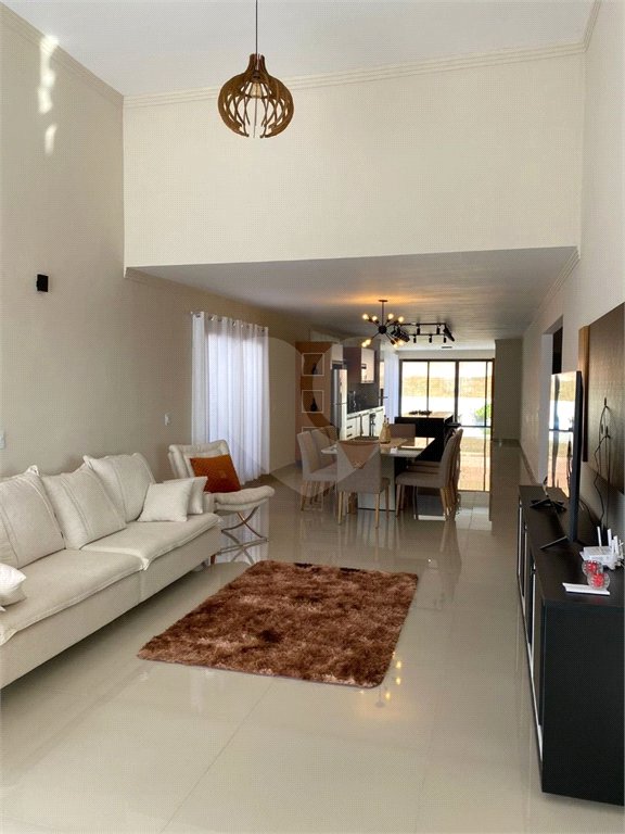 Casa à venda com 3 suítes em Taipas de Pedras (mailasqui), São Roque, SP