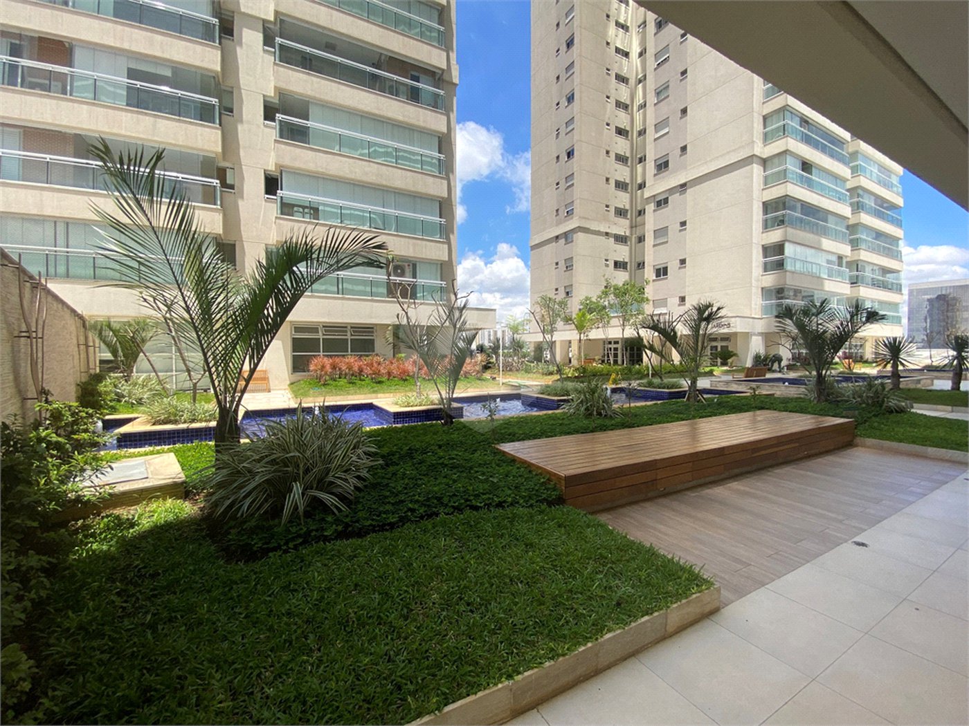 Apartamento à venda com 3 suítes em Barra Funda, São Paulo, SP