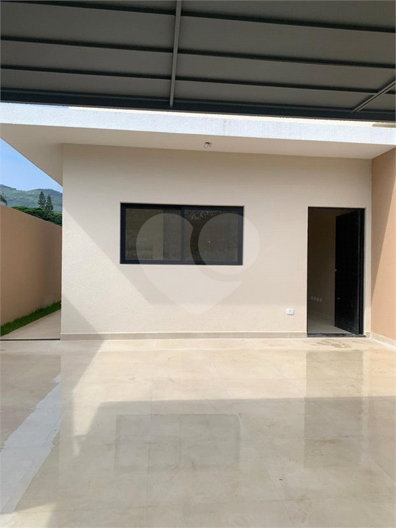 Casa à venda com 3 suítes em Vila Petrópolis, Atibaia, SP