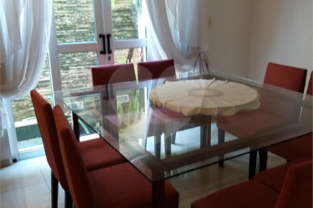 Sobrado à venda com 3 quartos, sendo 1 suíte, em Vila Paulista, São Paulo, SP