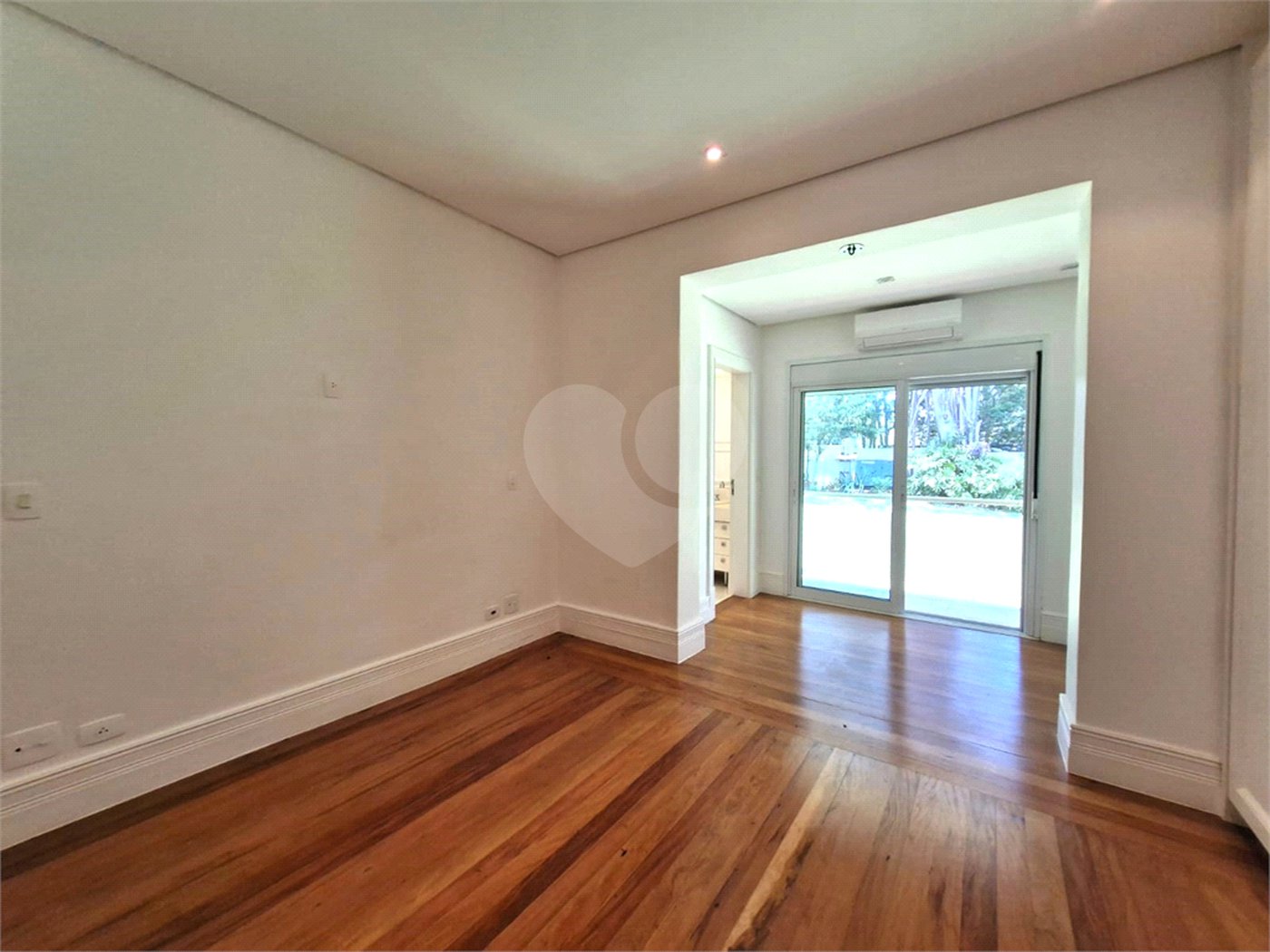 Casa à venda com 4 suítes no condomínio Chácara Flora, São Paulo - SP