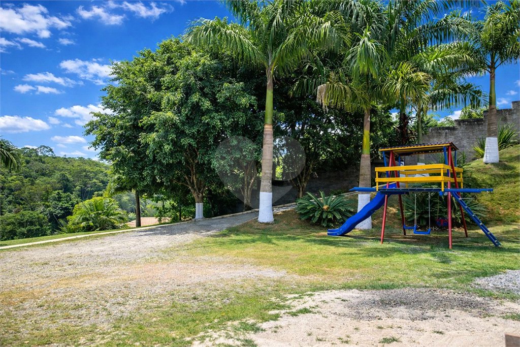 Chácara à venda ou para alugar com 5 quartos, sendo 4 suítes,  em Ouro Fino, Santa Isabel, SP