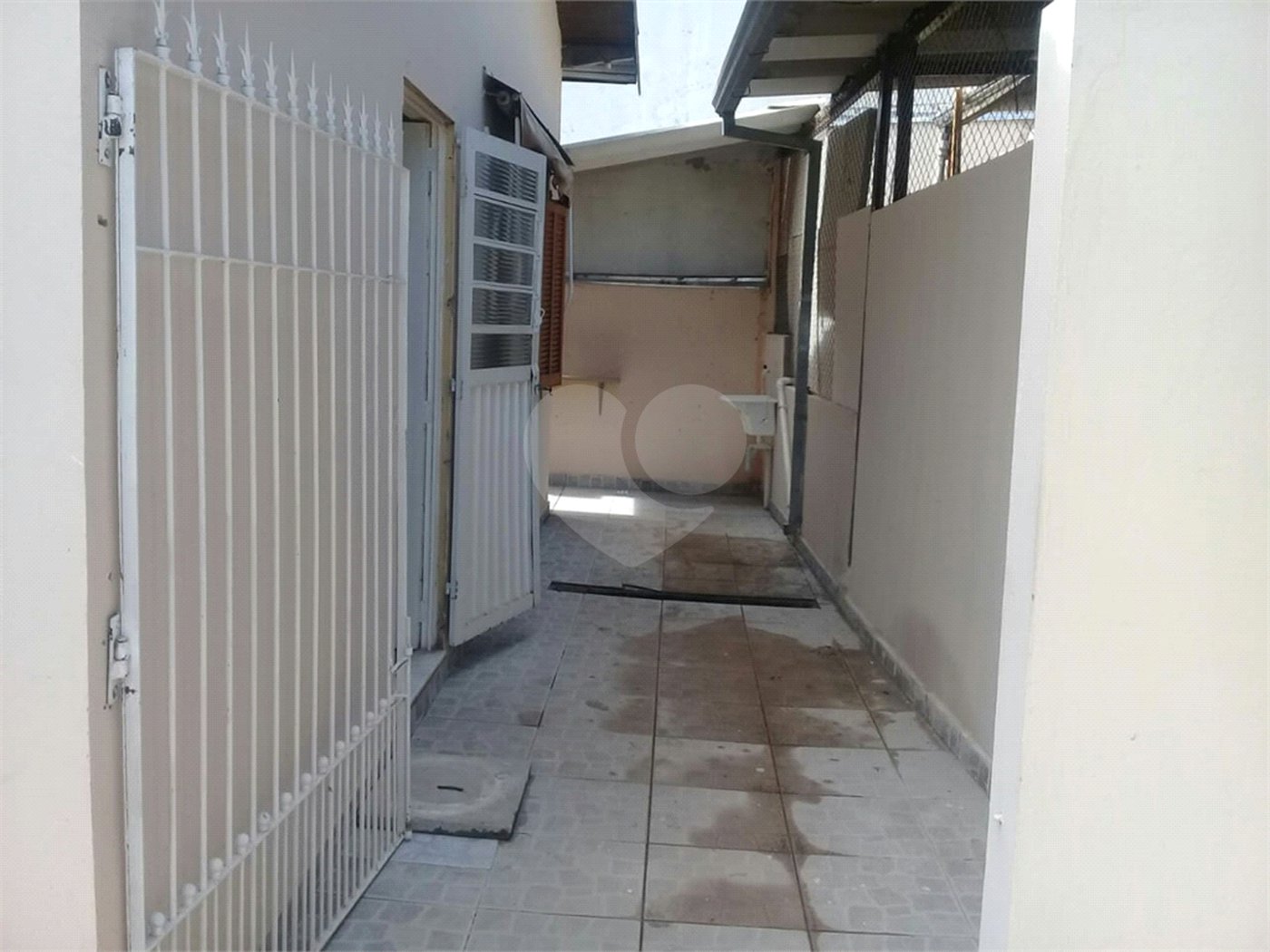 Sobrado à venda com 4 quartos, sendo 2 suítes,  em Jardim Regina, Indaiatuba, SP