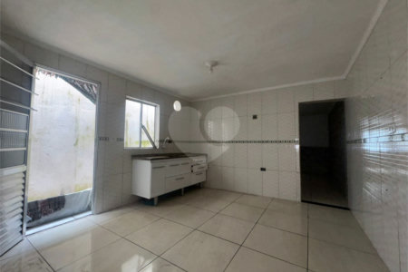 Sobrado à venda com 2 quartos em Vila Antonieta, São Paulo, SP