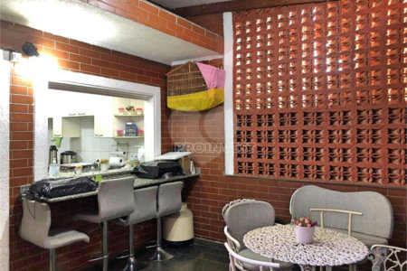 Sobrado à venda com 5 quartos, sendo 1 suíte, em Jardim São Jorge (raposo Tavares), São Paulo, SP