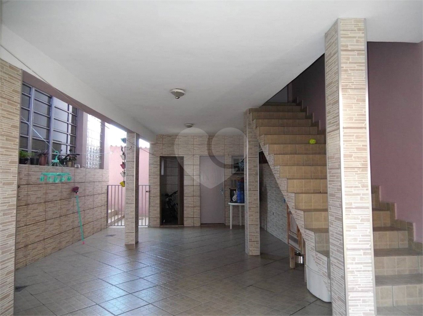 Sobrado à venda com 3 quartos, sendo 2 suítes, em Vila Júlia, Poá, SP