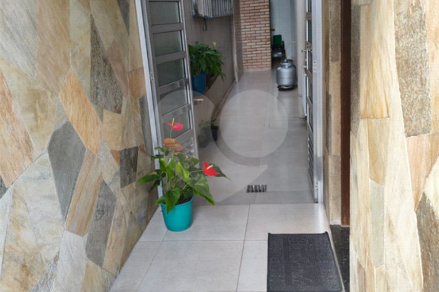 Sobrado à venda com 2 quartos em Vila Guedes, São Paulo, SP