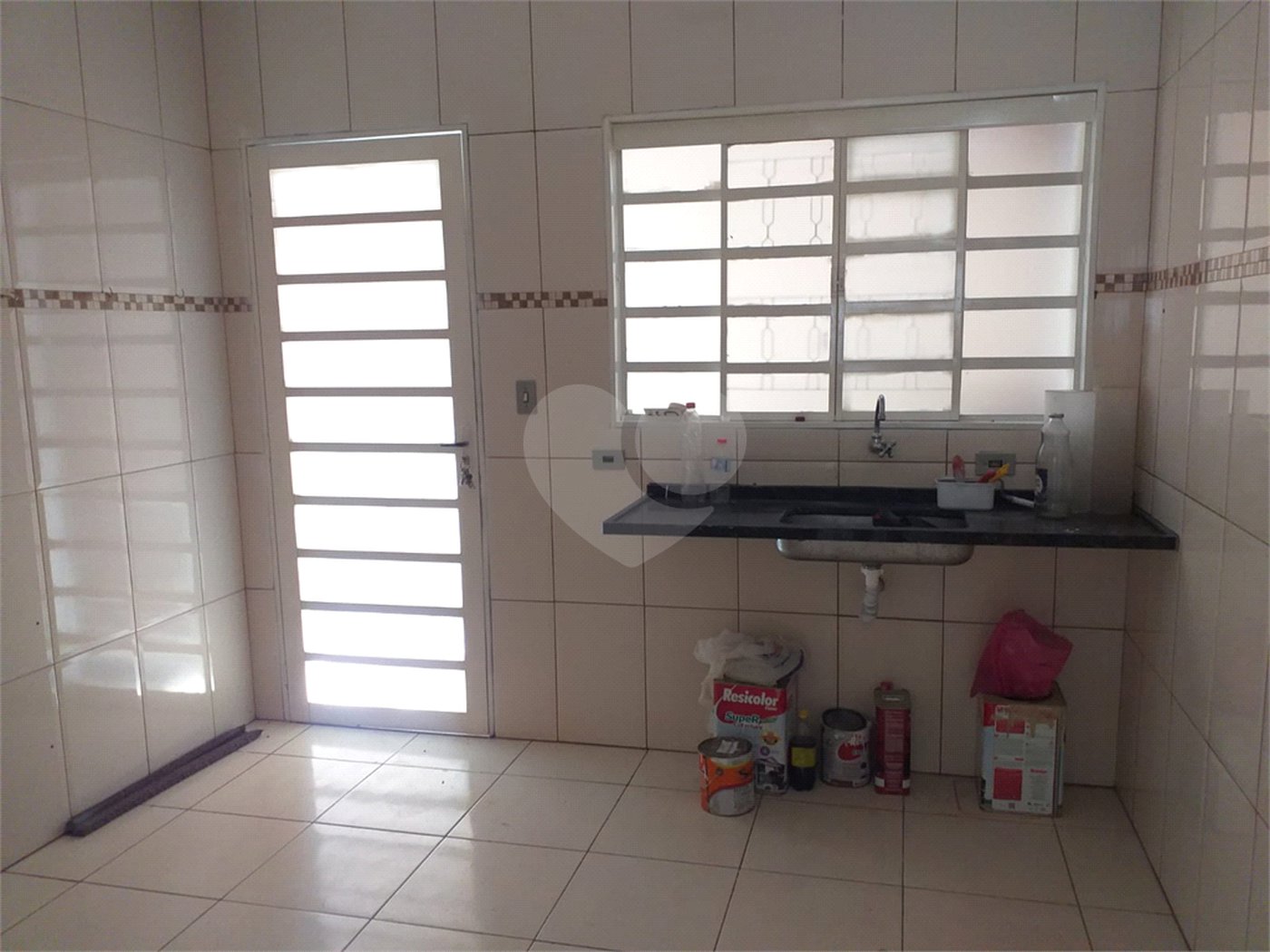 Casa térrea para venda, na cidade de Araraquara/SP.