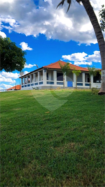 Fazenda à venda com 6 quartos, sendo 1 suíte,  no Centro, Capitão Enéas, MG