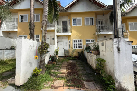Casa à venda com 2 suítes no condomínio Village Palmas, São Paulo - SP