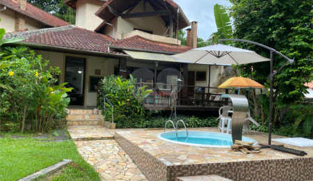 Casa à venda com 6 suítes em Massaguaçu, Caraguatatuba, SP