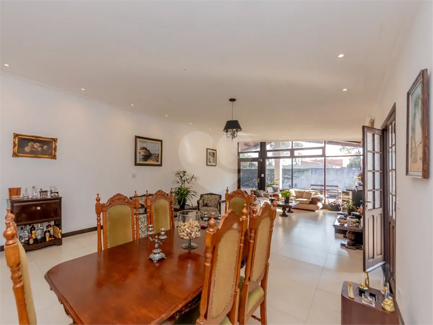 Casa à venda ou para alugar com 5 quartos, sendo 3 suítes, em Chácara Pavoeiro, Cotia, SP
