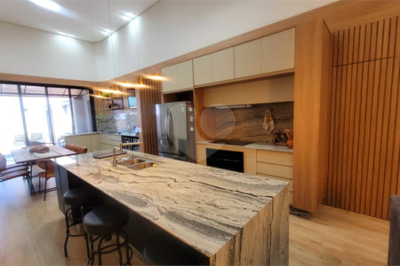 Casa à venda com 4 suítes no condomínio Sta Morriz, Campinas - SP
