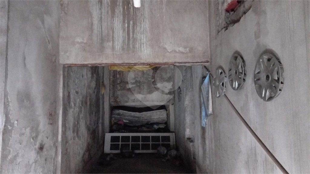 Terreno à venda com 8 quartos, sendo 2 suítes, em Santana, São Paulo, SP