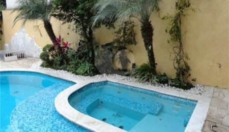 Sobrado à venda com 6 quartos, sendo 2 suítes,  em Horto Florestal, São Paulo, SP