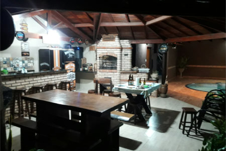 Casa à venda com 3 quartos, sendo 1 suíte, no Centro, Paranaíba, MS