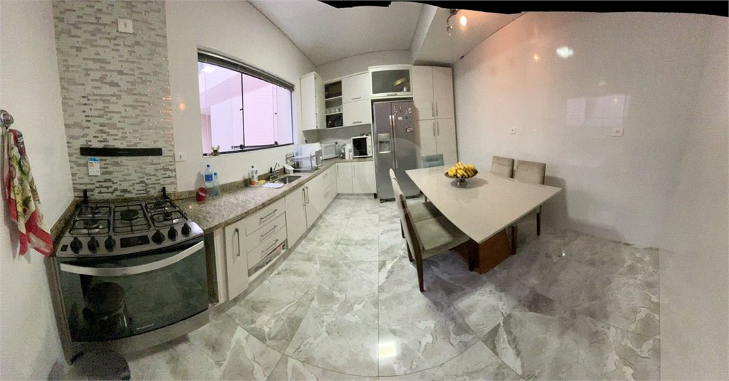 Sobrado à venda com 3 suítes em Vila Euclides, São Bernardo do Campo, SP