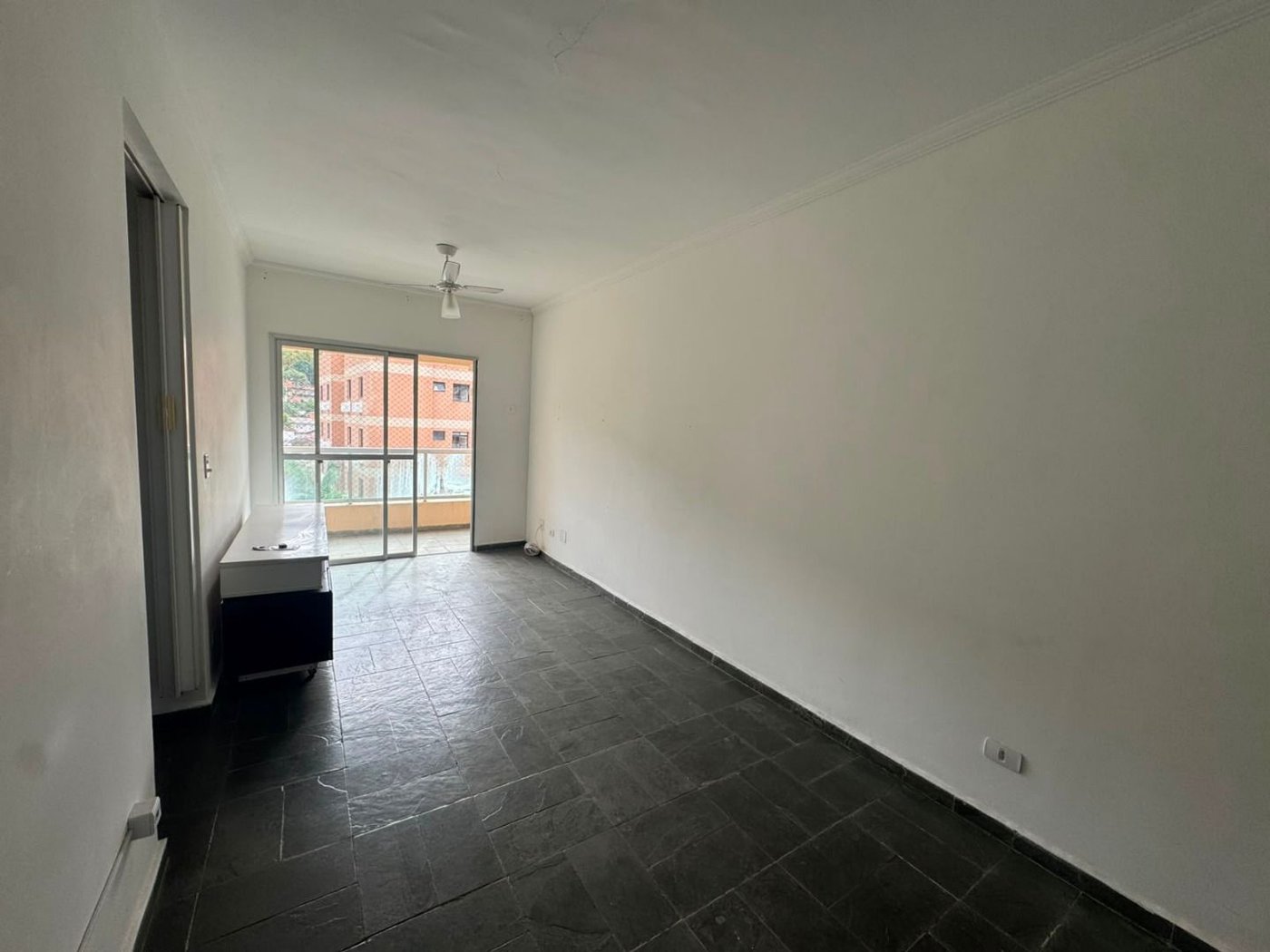 Apartamento com 2 dormitórios à venda, 70 m² por R$ 300.000,00 - Jardim Três Marias - Guarujá/SP