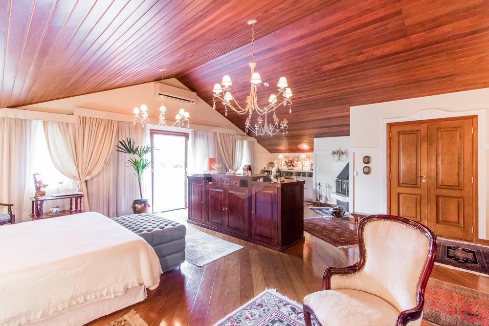 Casa à venda com 5 quartos, sendo 3 suítes, em Alto da Boa Vista, São Paulo, SP