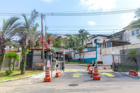 Casa de Vila à venda com 3 quartos, sendo 1 suíte, em Freguesia (jacarepaguá), Rio de Janeiro, RJ