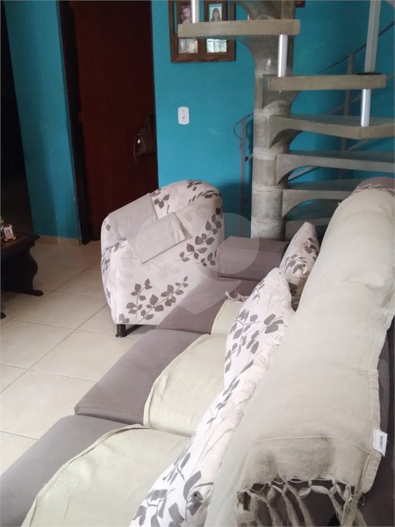Sobrado para venda.