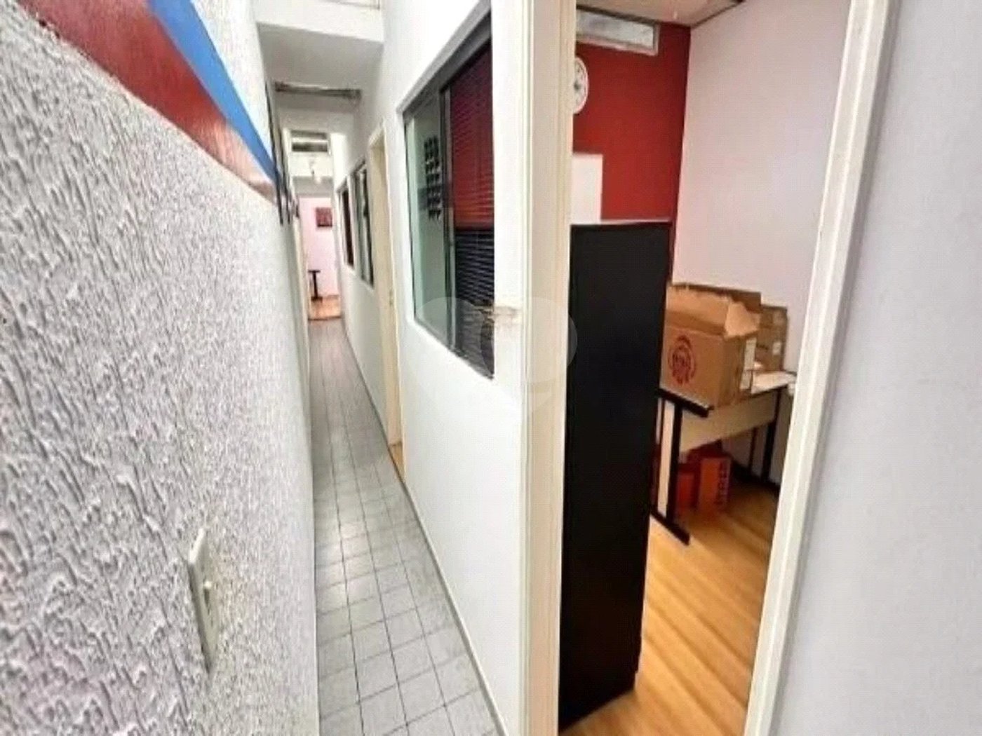 Prédio comercial com 322m², 8 salas, 3 banheiros, à venda no bairro Santo Antônio, São Caetano do Sul