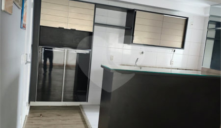 Apartamento à venda com 3 quartos, sendo 1 suíte,  em Brás, São Paulo, SP
