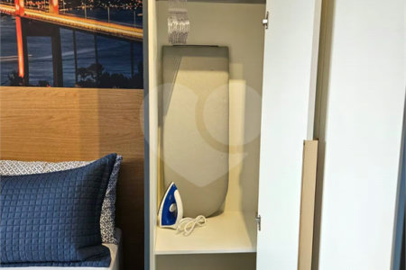 Apartamento Mobiliado a Venda no Campo Belo